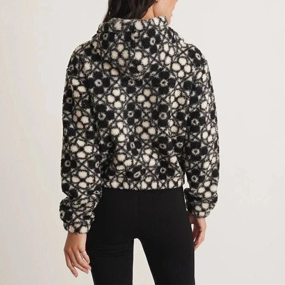 Maine Layer Laid Back Flower Print Sherpa Pullover